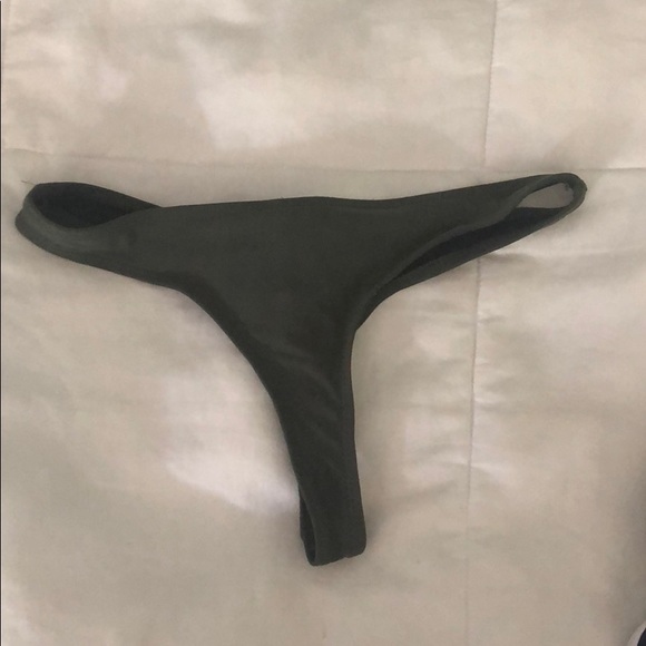 Boutine LA bottoms - Picture 2 of 2